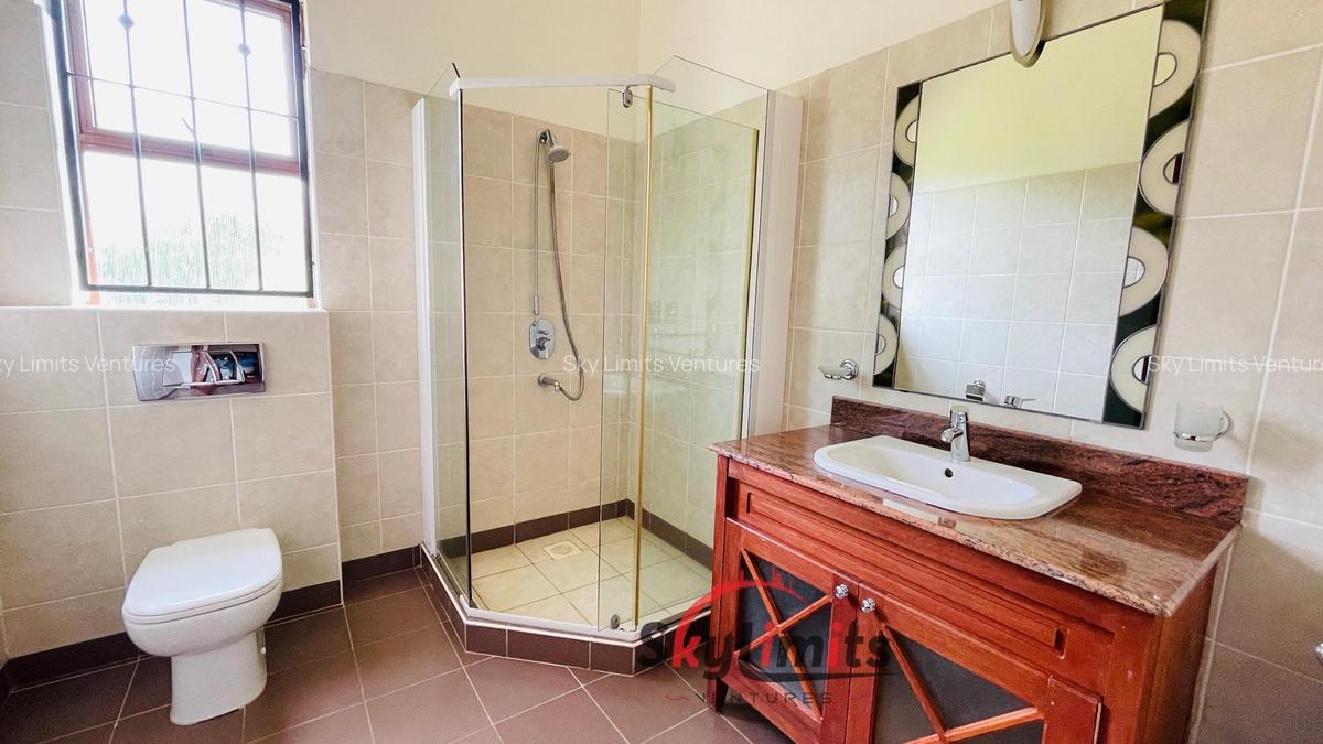 5 Bed Townhouse with En Suite in Rosslyn - 8