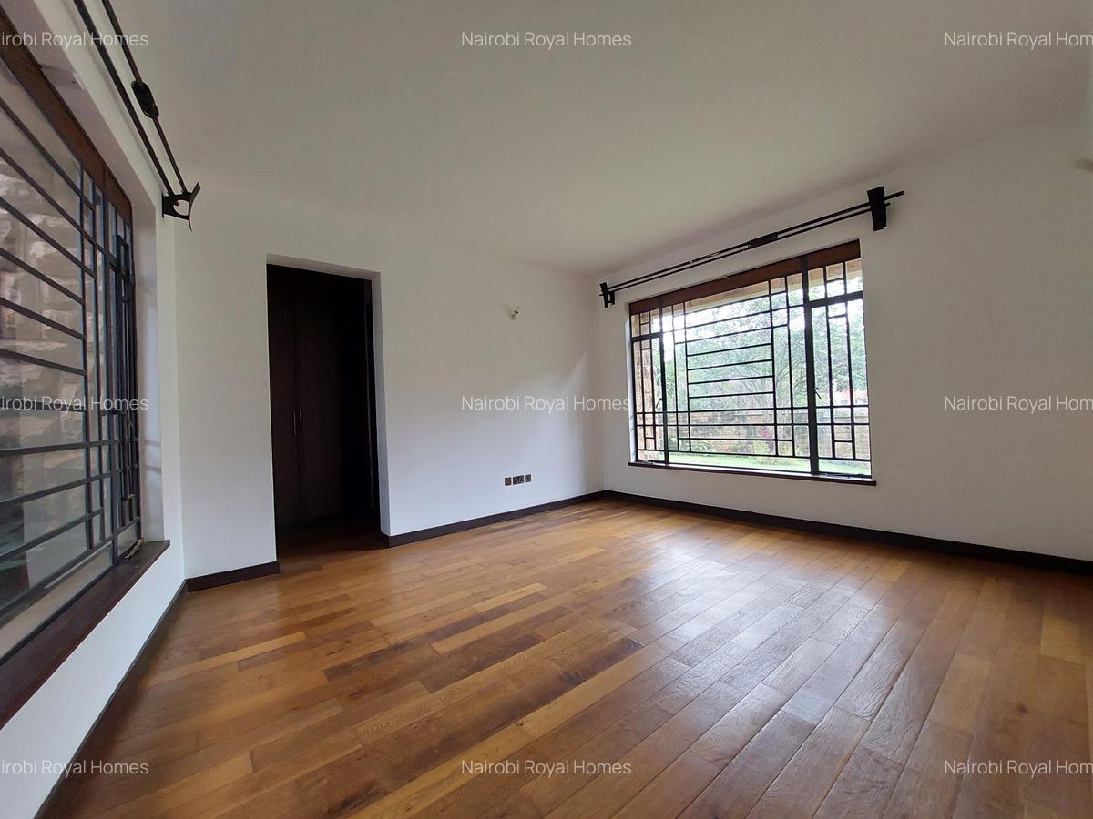 5 Bed House with En Suite at Lake View - 6