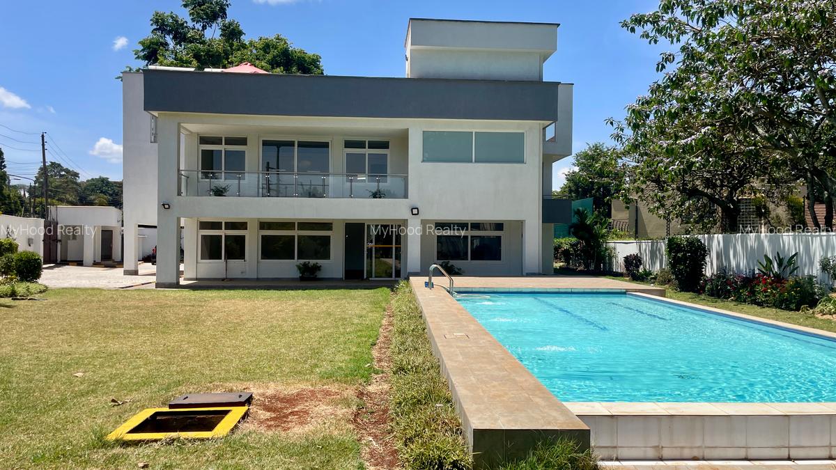 5 Bed House with En Suite in Runda - 1