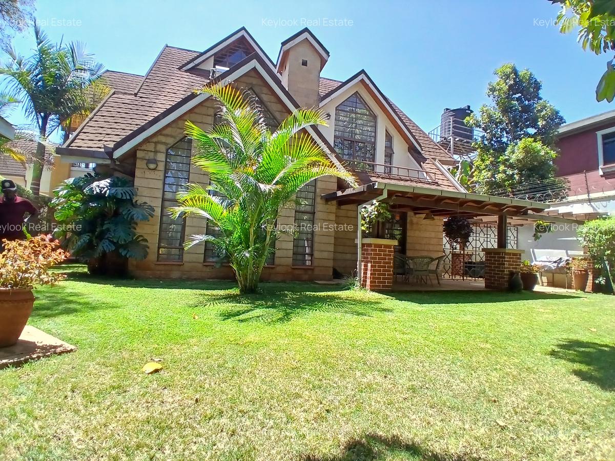 5 Bed Townhouse with En Suite at Lavington - 3
