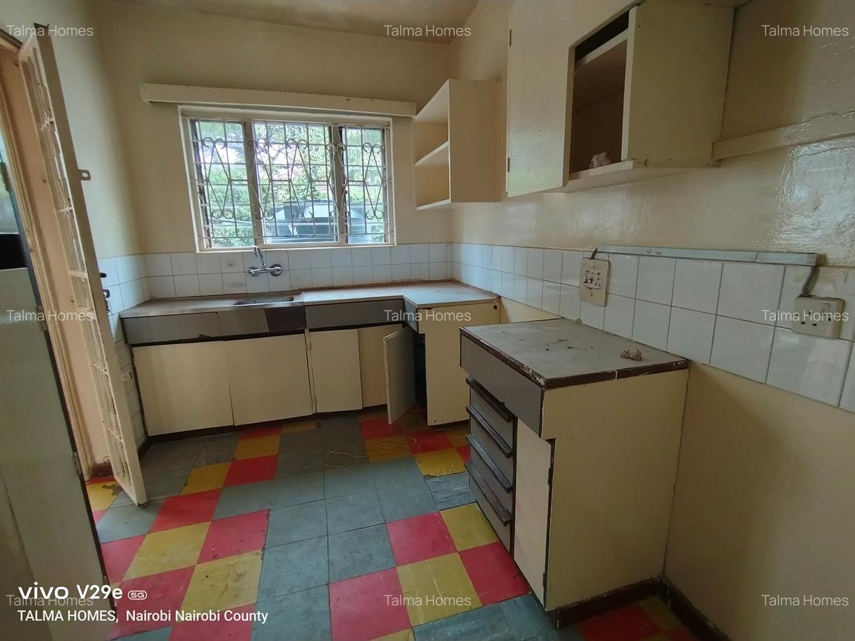 3 Bed Townhouse with Staff Quarters at Ngumo Estate - 14