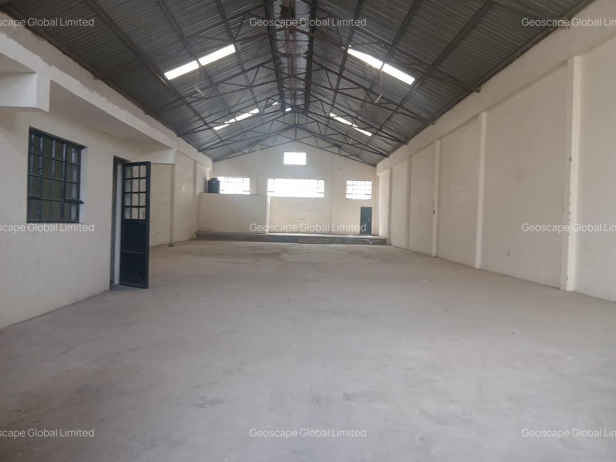 4,998 ft² Warehouse with Backup Generator in Industrial Area - 1