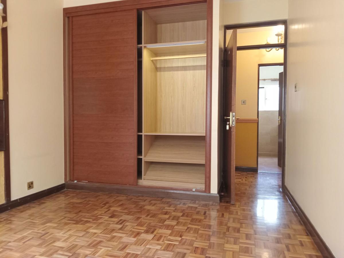 4 Bed Apartment with En Suite in Kilimani - 10