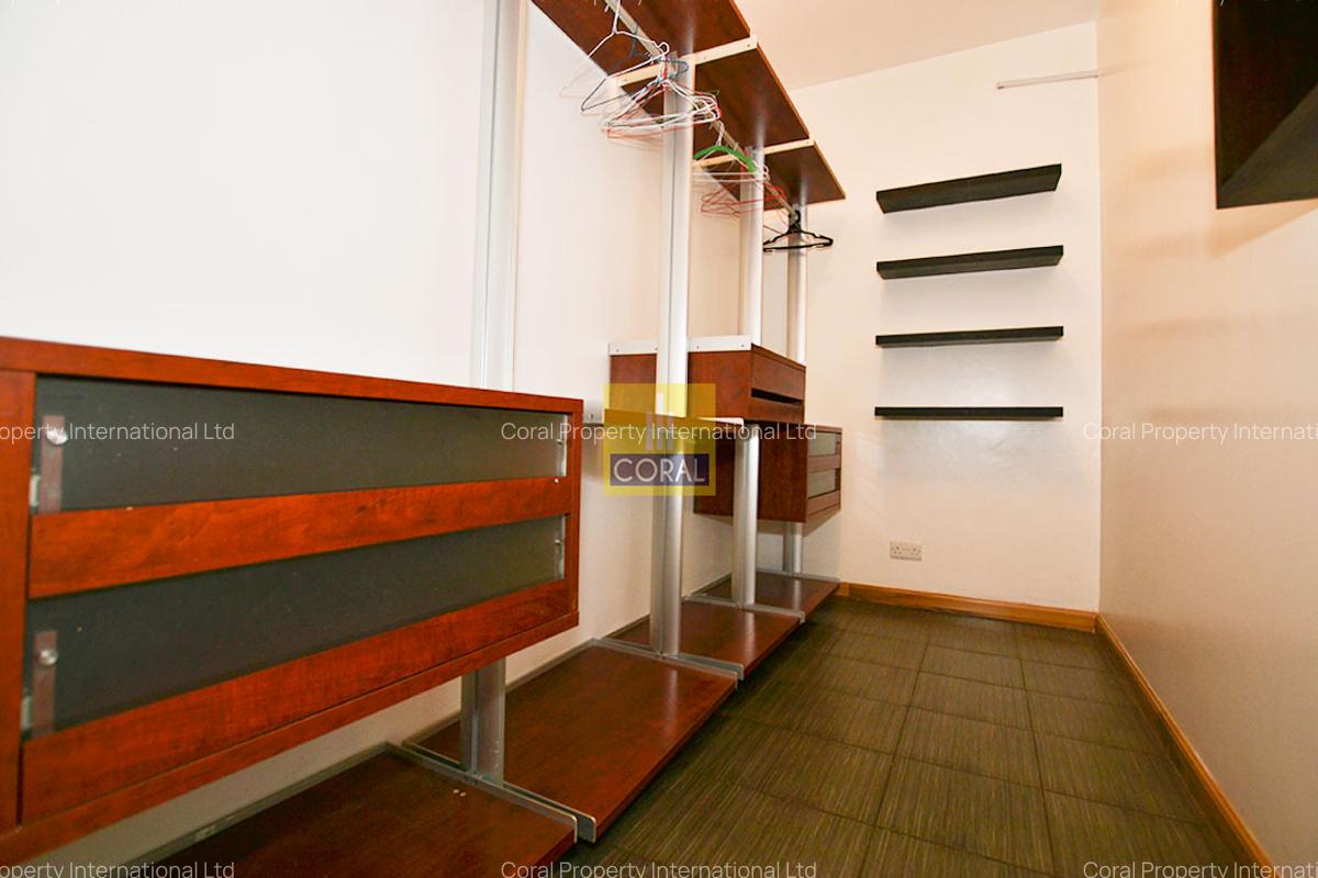 5 Bed Townhouse with En Suite in Lavington - 10