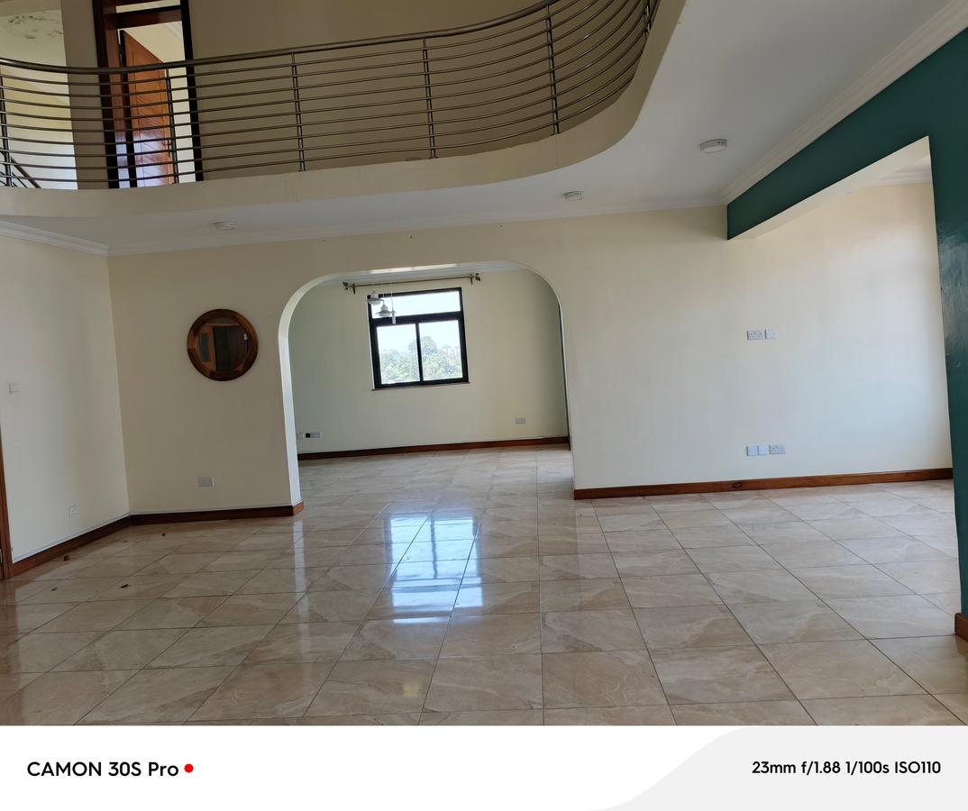 4 bed apartment with en suite at lavington