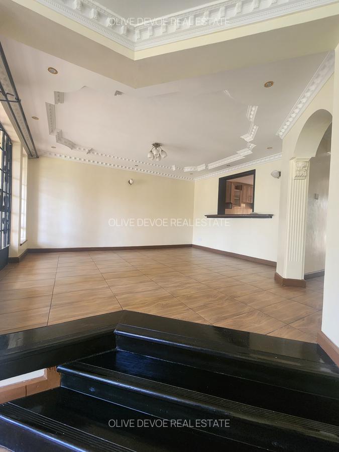 6 Bed Townhouse with En Suite in Lavington - 3