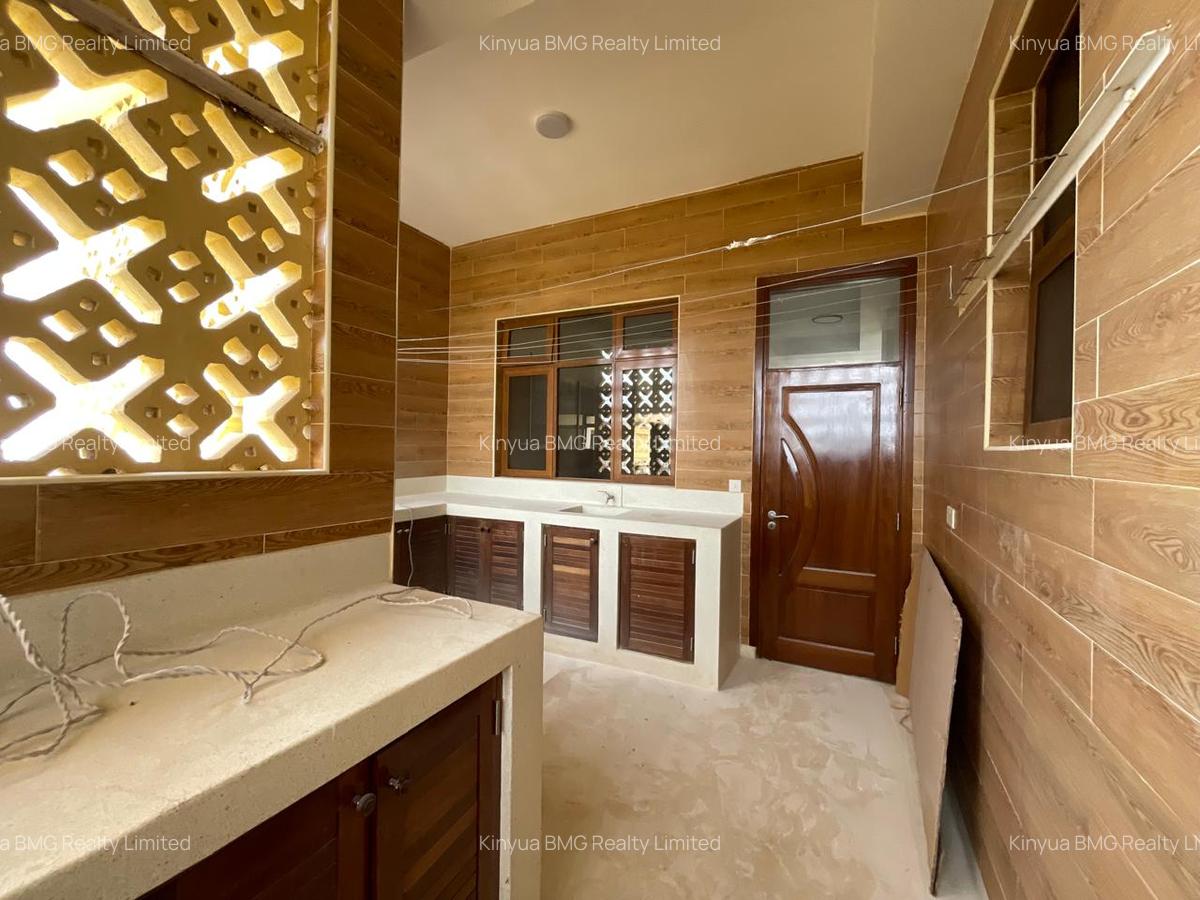 Serviced 4 Bed Apartment with En Suite in Nyali Area - 14
