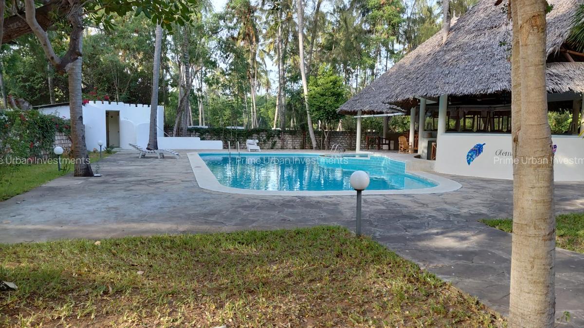 5 Bed Villa with En Suite in Watamu - 1