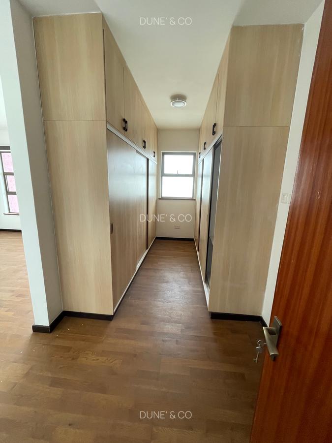 4 Bed Apartment with En Suite in Westlands Area - 17