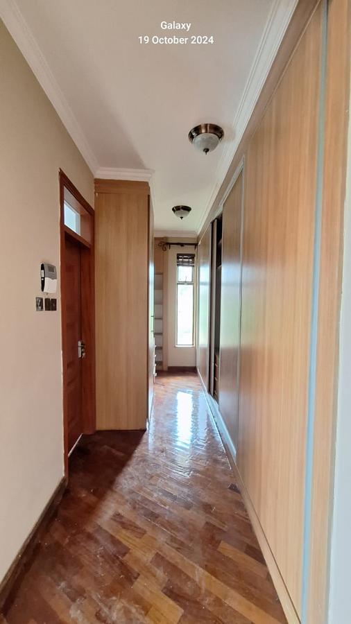 4 Bed Townhouse with En Suite at Ridgeways Area - 7