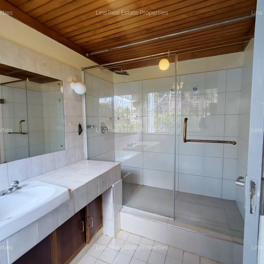 4 Bed Townhouse with En Suite in Kileleshwa - 16