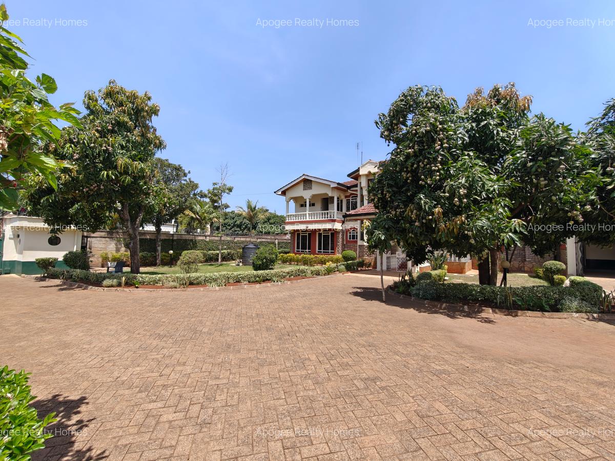 5 Bed House with En Suite at Runda - 1