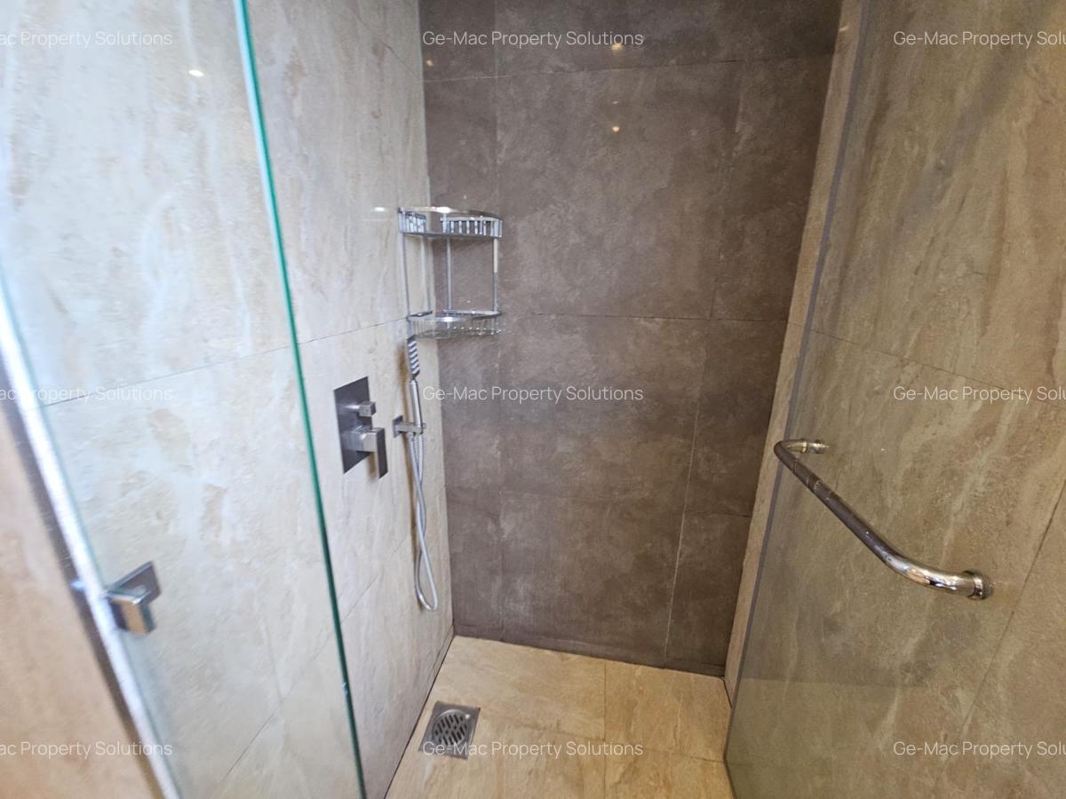 3 Bed Apartment with En Suite in Riverside - 19