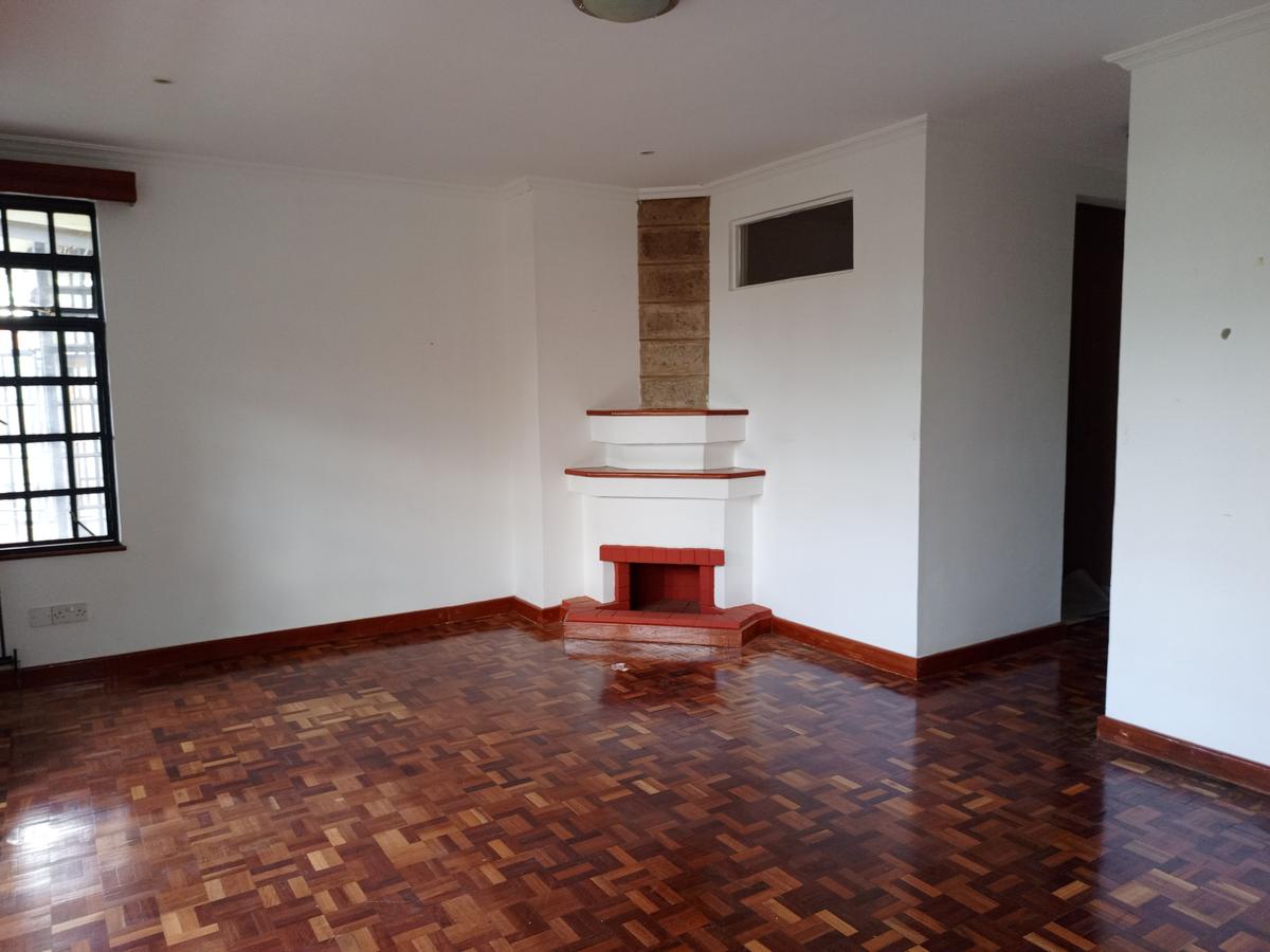 4 Bed Townhouse with En Suite in Rosslyn - 9