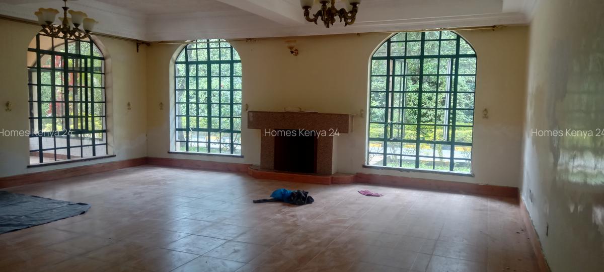 4 Bed House in Ridgeways - 11