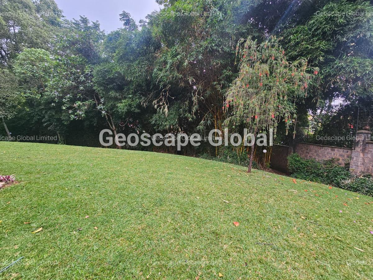 5 Bed House with En Suite in Rosslyn - 1