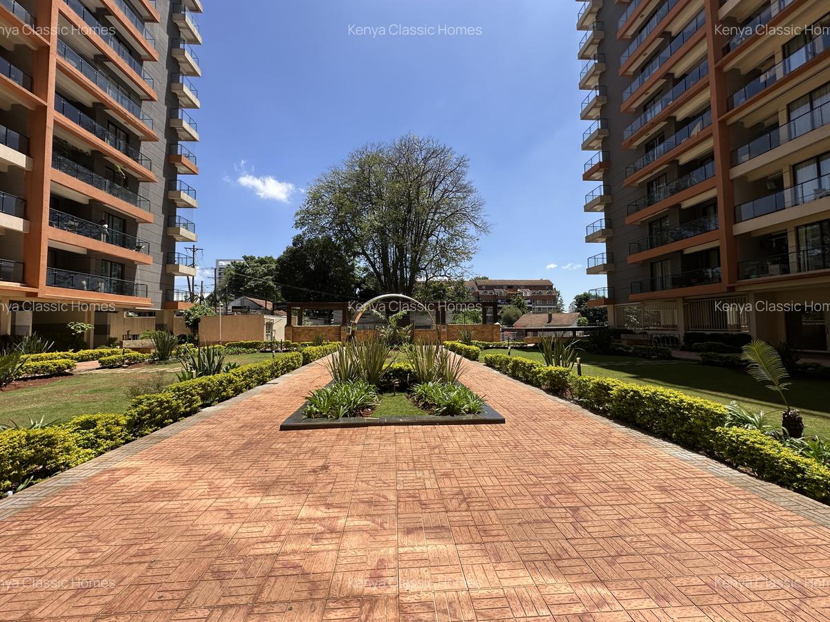 3 Bed Apartment with En Suite in Lavington - 14