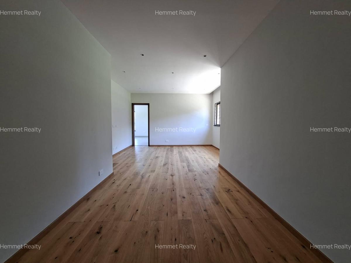 4 Bed Apartment with En Suite in Loresho - 8