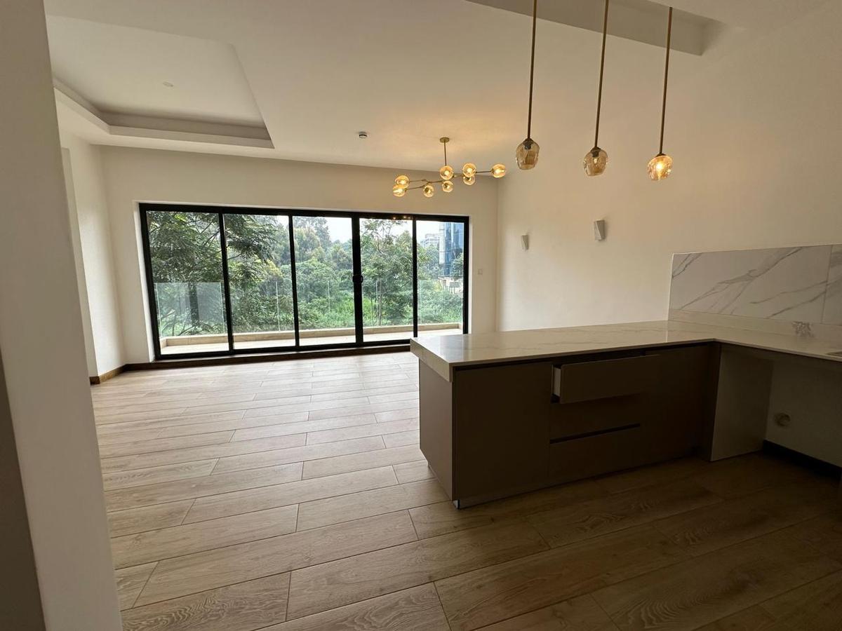 3 Bed Apartment with En Suite at Rosslyn - 12