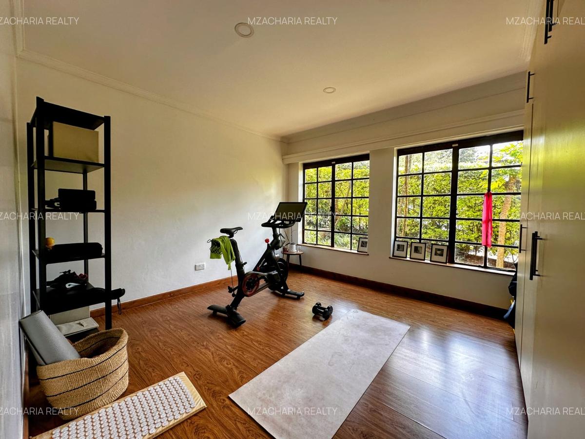 4 Bed Villa with En Suite in Spring Valley - 12