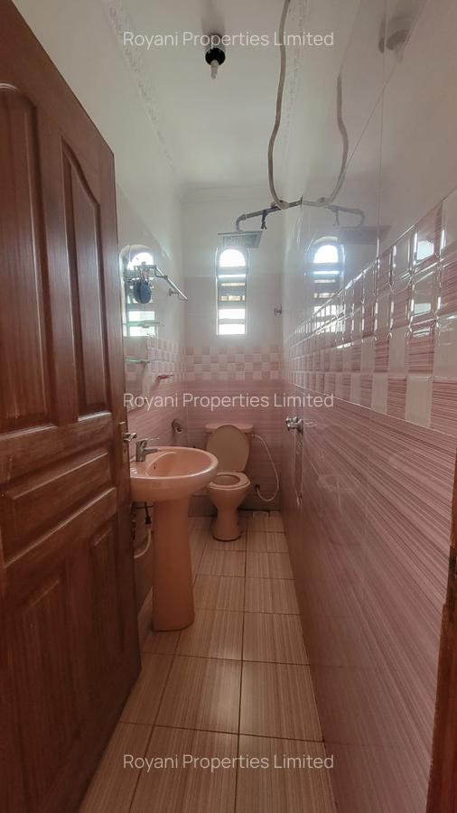 5 Bed House with En Suite in Kamakis - 10