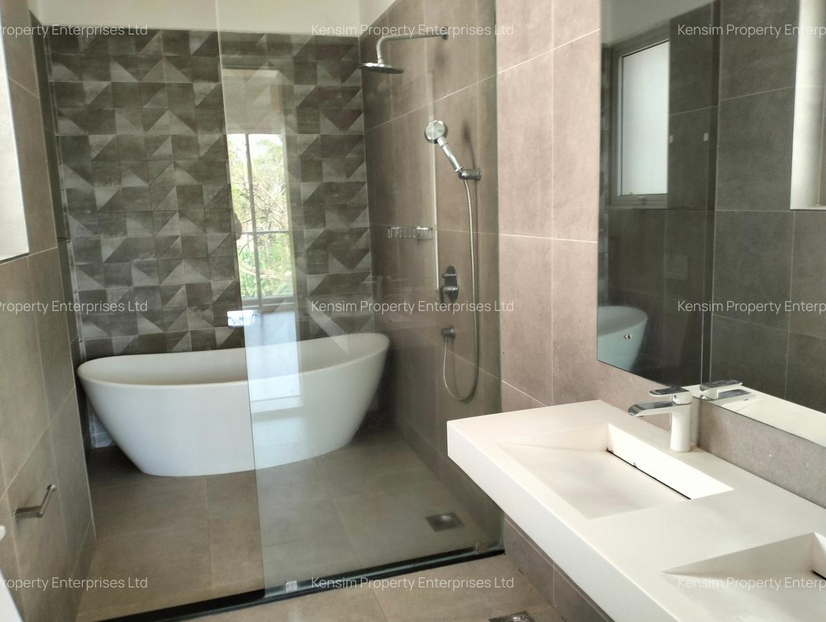 4 Bed Townhouse with En Suite in Lavington - 19