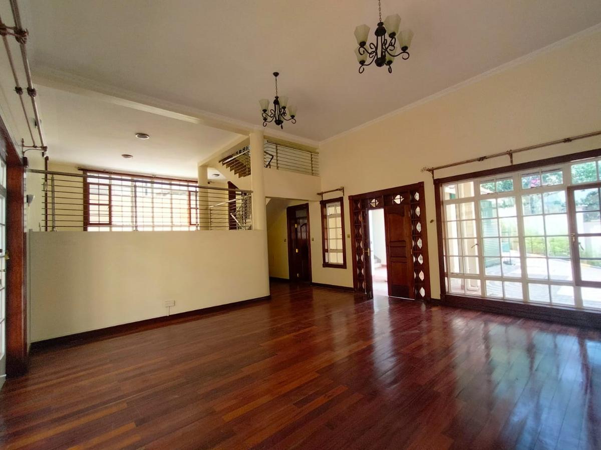 4 Bed Townhouse with En Suite in Kyuna - 19