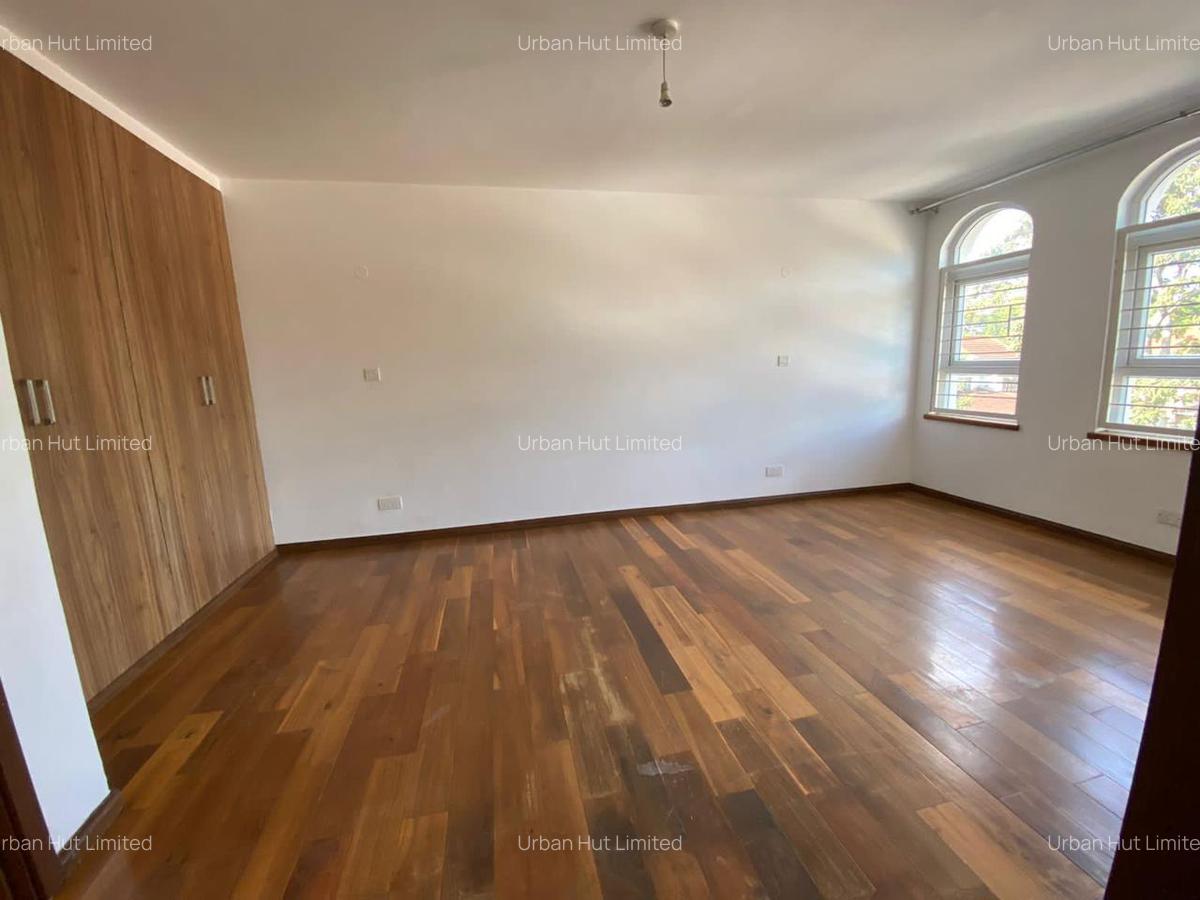 5 Bed Townhouse with En Suite in Lavington - 7