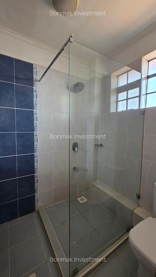 5 Bed Townhouse with En Suite at Old Kitusuru. - 15