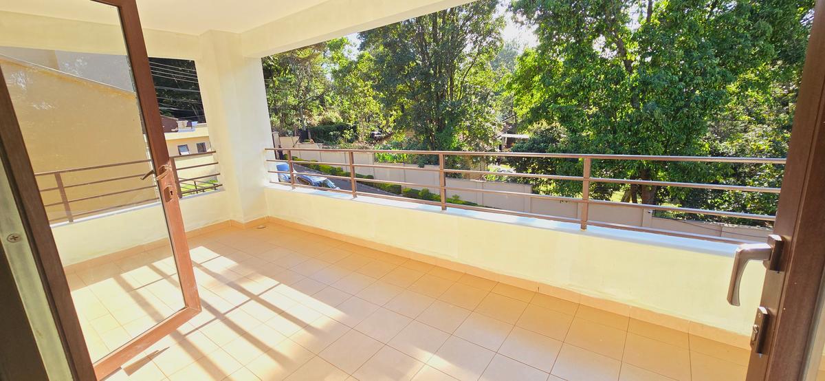 5 Bed Townhouse with En Suite at Lavington - 4