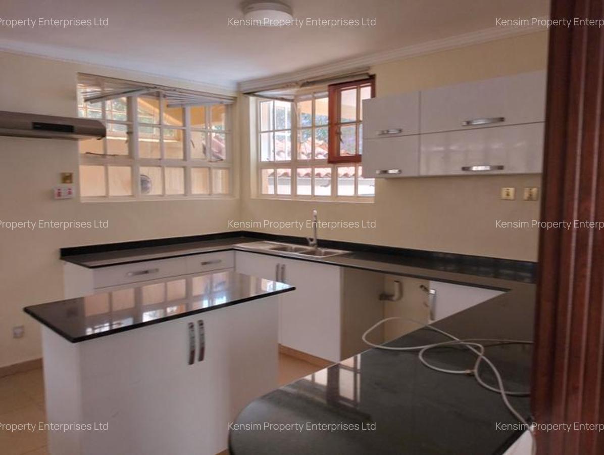 4 Bed Townhouse with En Suite in Kyuna - 7