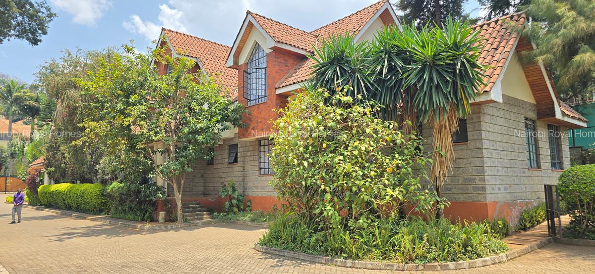 4 Bed Townhouse with En Suite at Convent Drive - 5