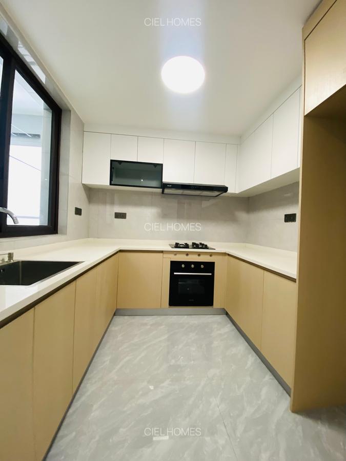 2 Bed Apartment with Swimming Pool in Riverside - 4