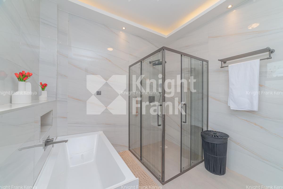 3 Bed Apartment with En Suite at 4Th Parklands Avenue - 8