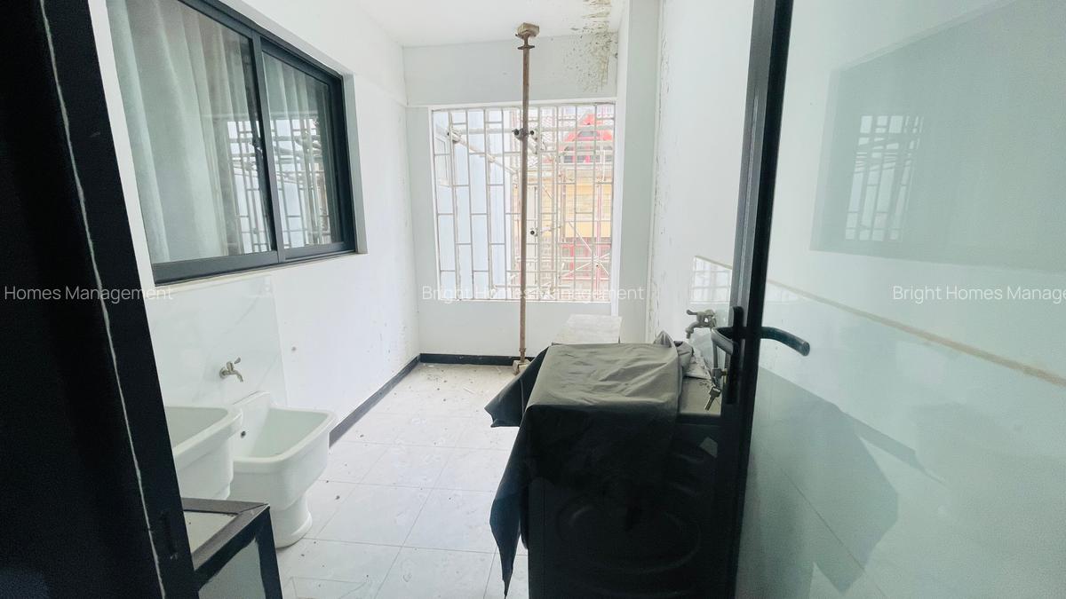 4 Bed Apartment with En Suite in Lavington - 8