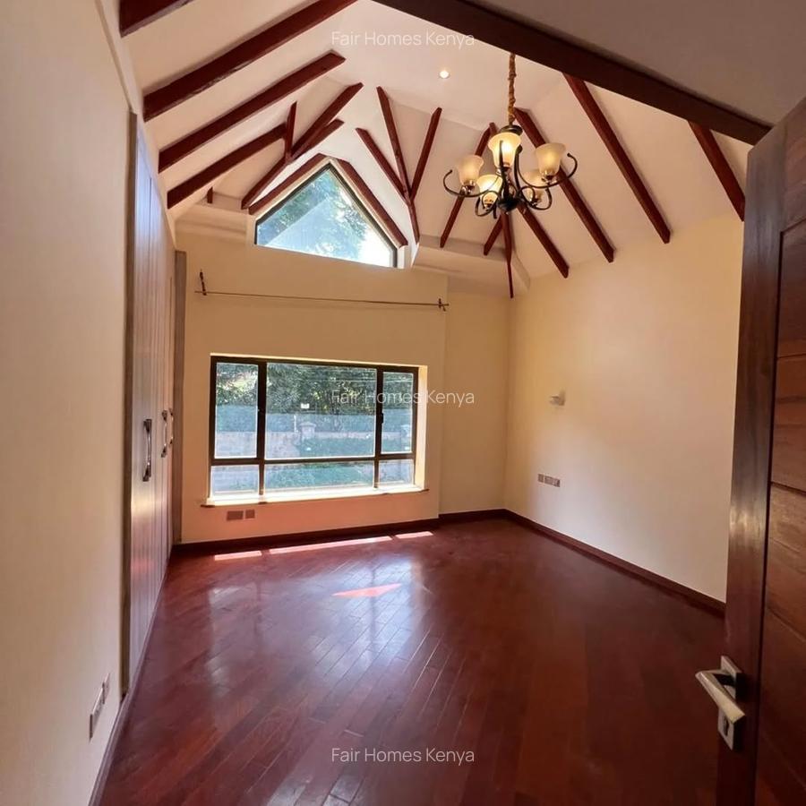 5 Bed Townhouse with En Suite at Lavington Green - 11