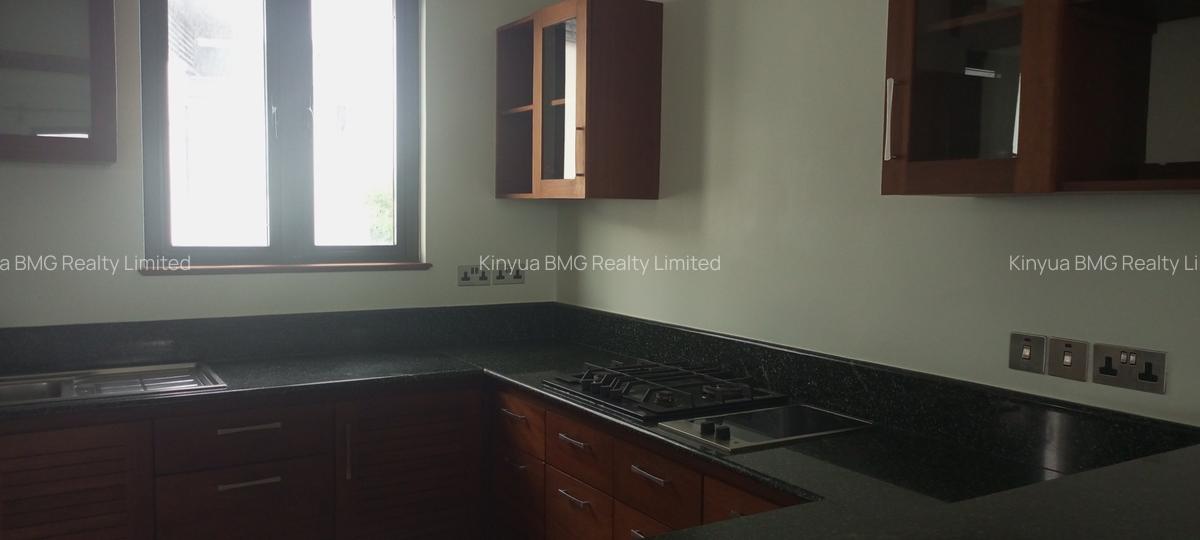 Serviced 2 Bed Apartment with En Suite at Tamarid - 3