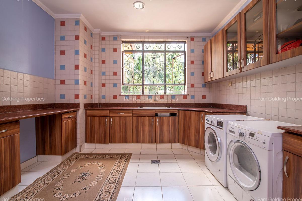 4 Bed House with En Suite in Karen - 9