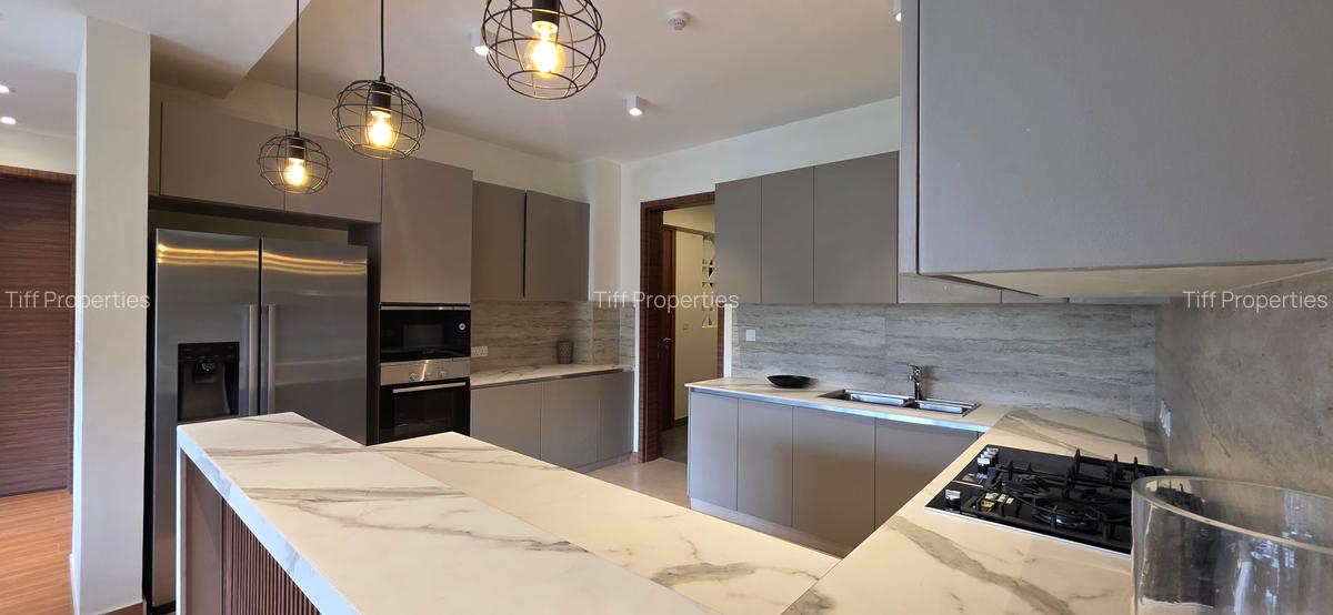 3 Bed Apartment in Riverside - 6