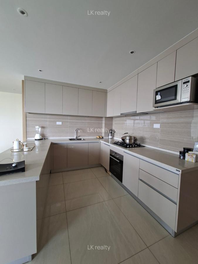 Serviced 2 Bed Apartment with En Suite at Westlands Road - 3
