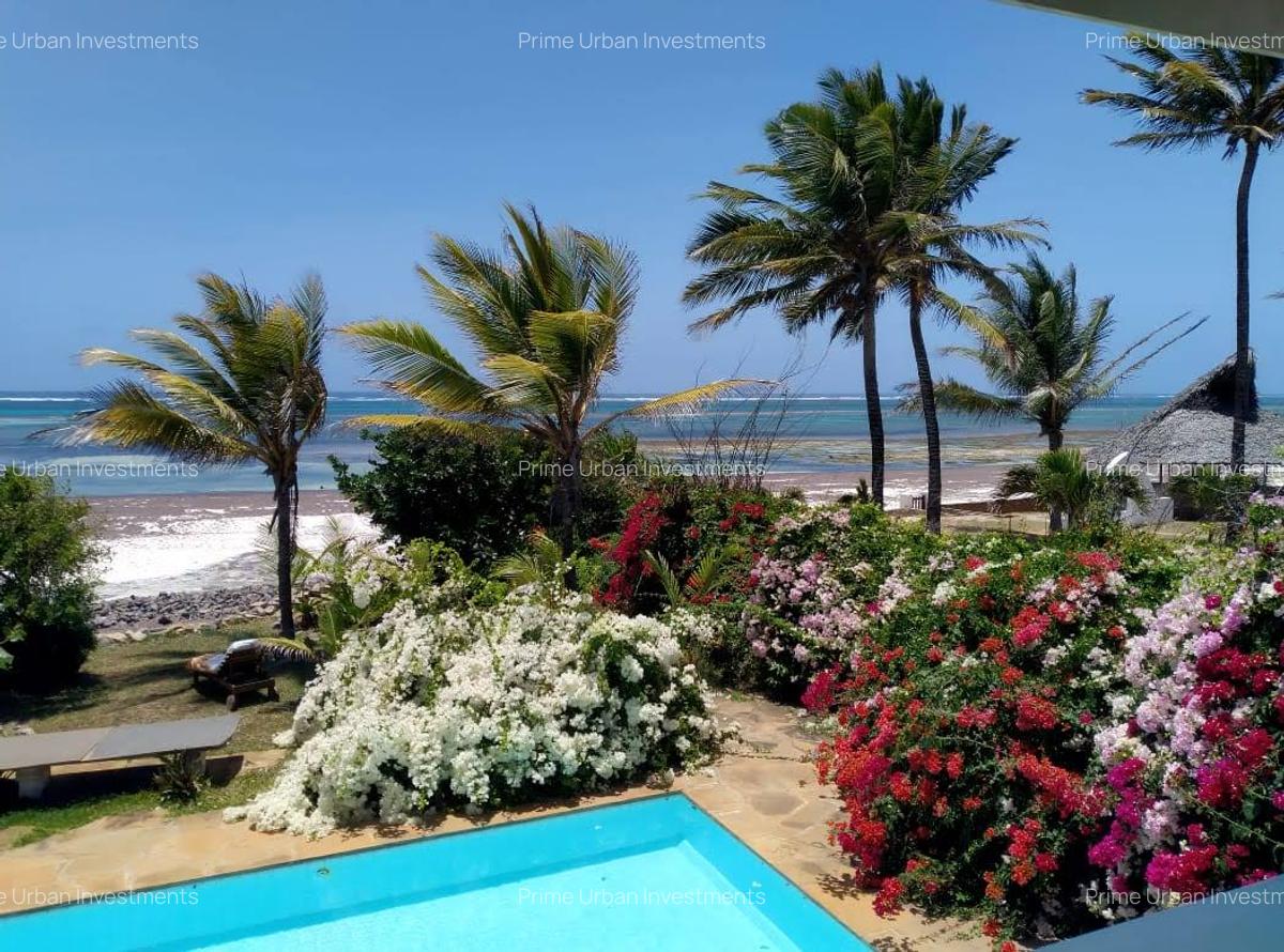 4 Bed House with En Suite in Bofa - 16