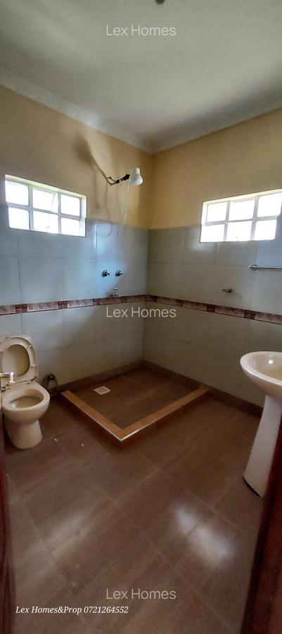 4 Bed House with En Suite in Ongata Rongai - 12