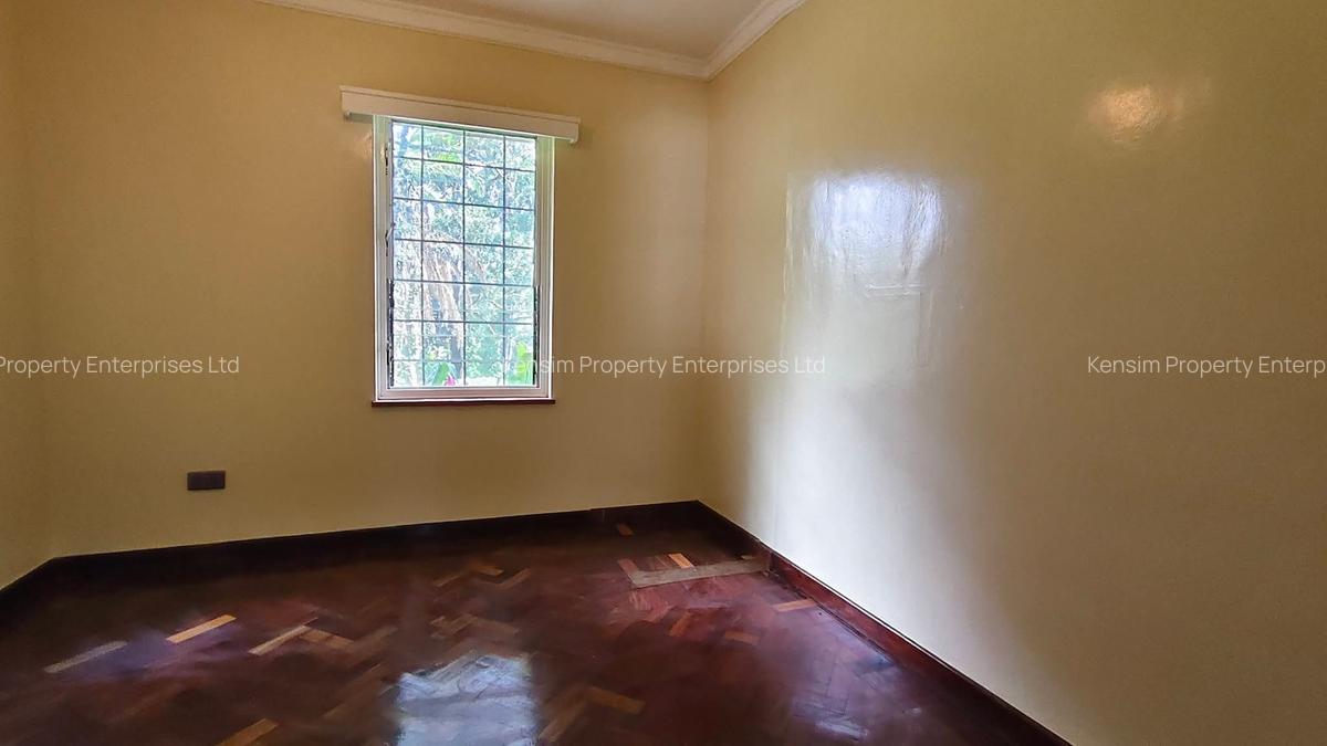 5 Bed Townhouse with En Suite in Lavington - 2