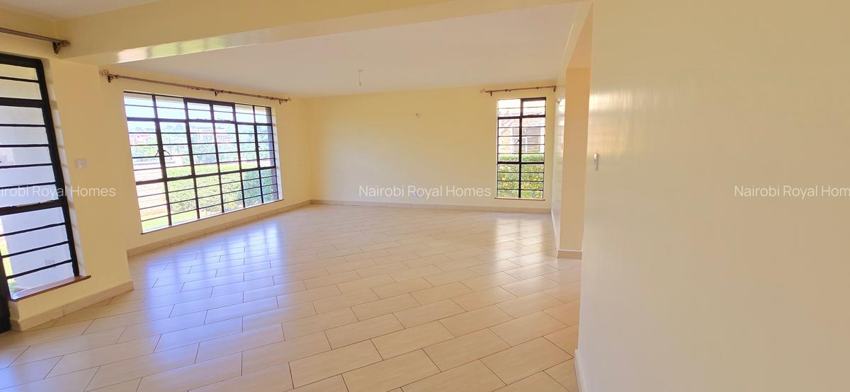 5 Bed Townhouse with En Suite at Edenville - 14