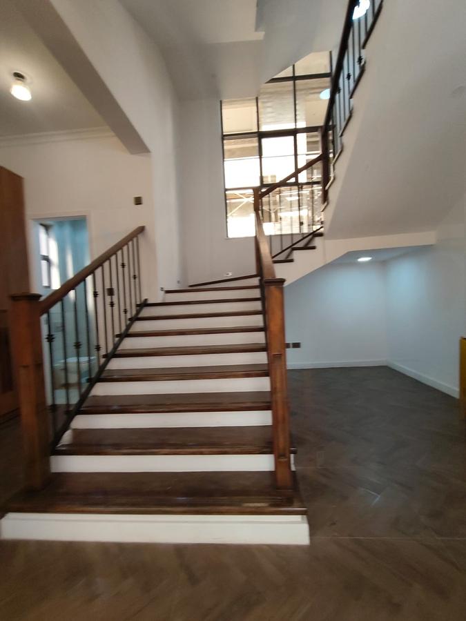 4 Bed Townhouse with En Suite at Lavington Shopping Centre - 3