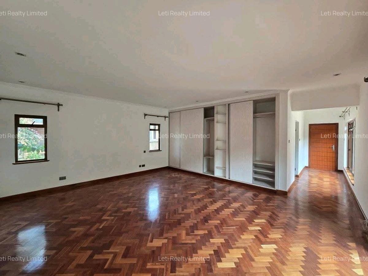 4 Bed Townhouse with En Suite in Lavington - 11