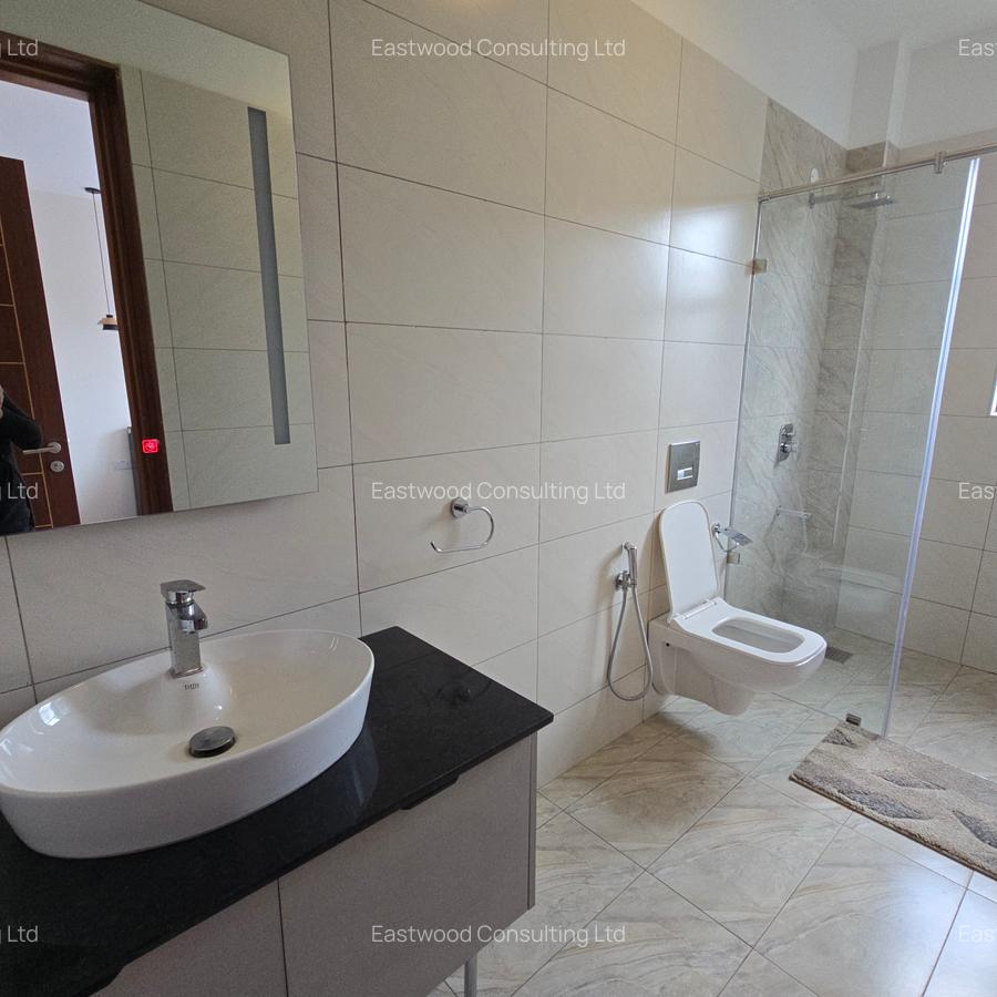 3 Bed Apartment with En Suite at The Crescent - 9