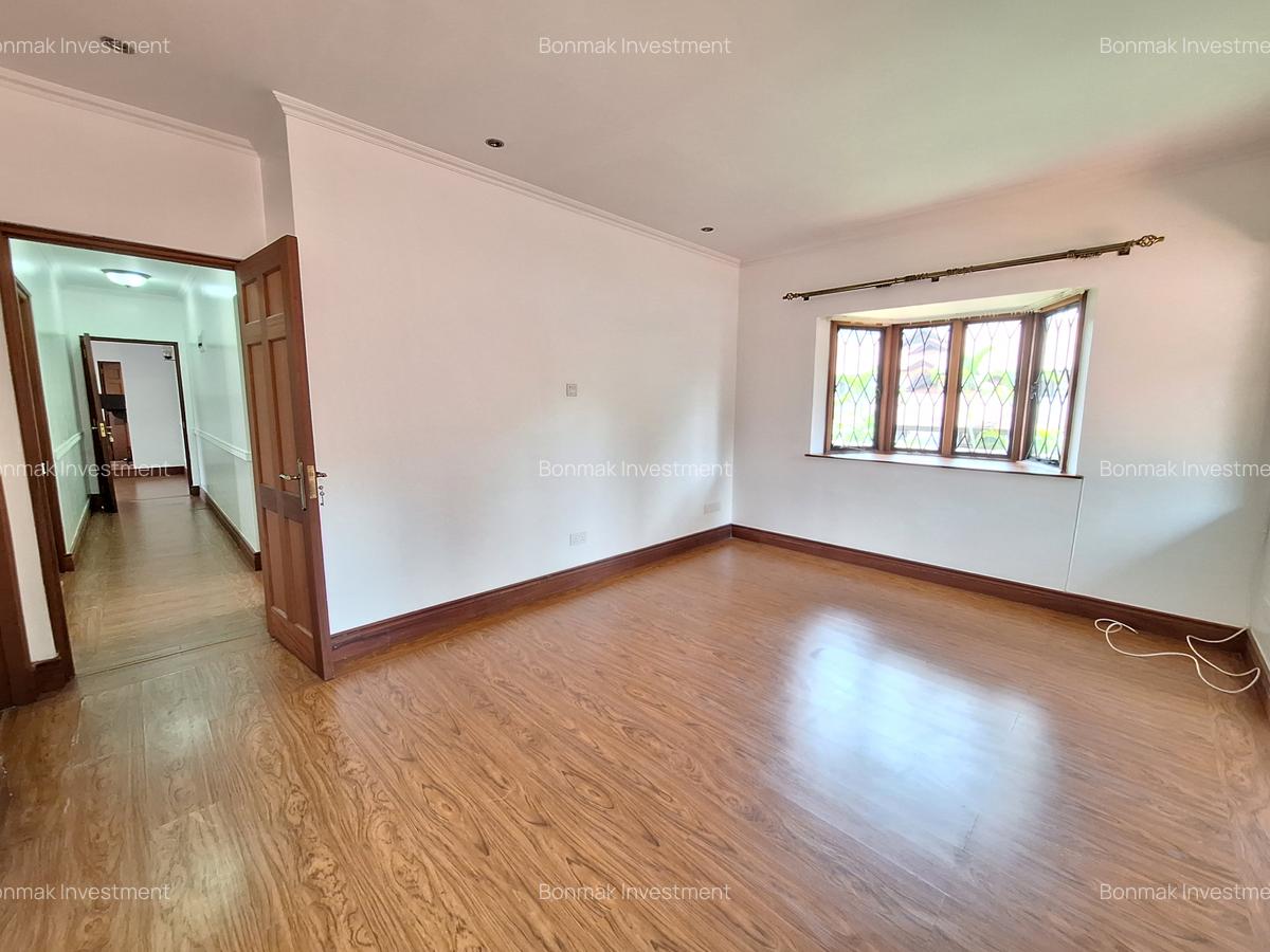 5 Bed Villa with En Suite at Un Avenue - 20