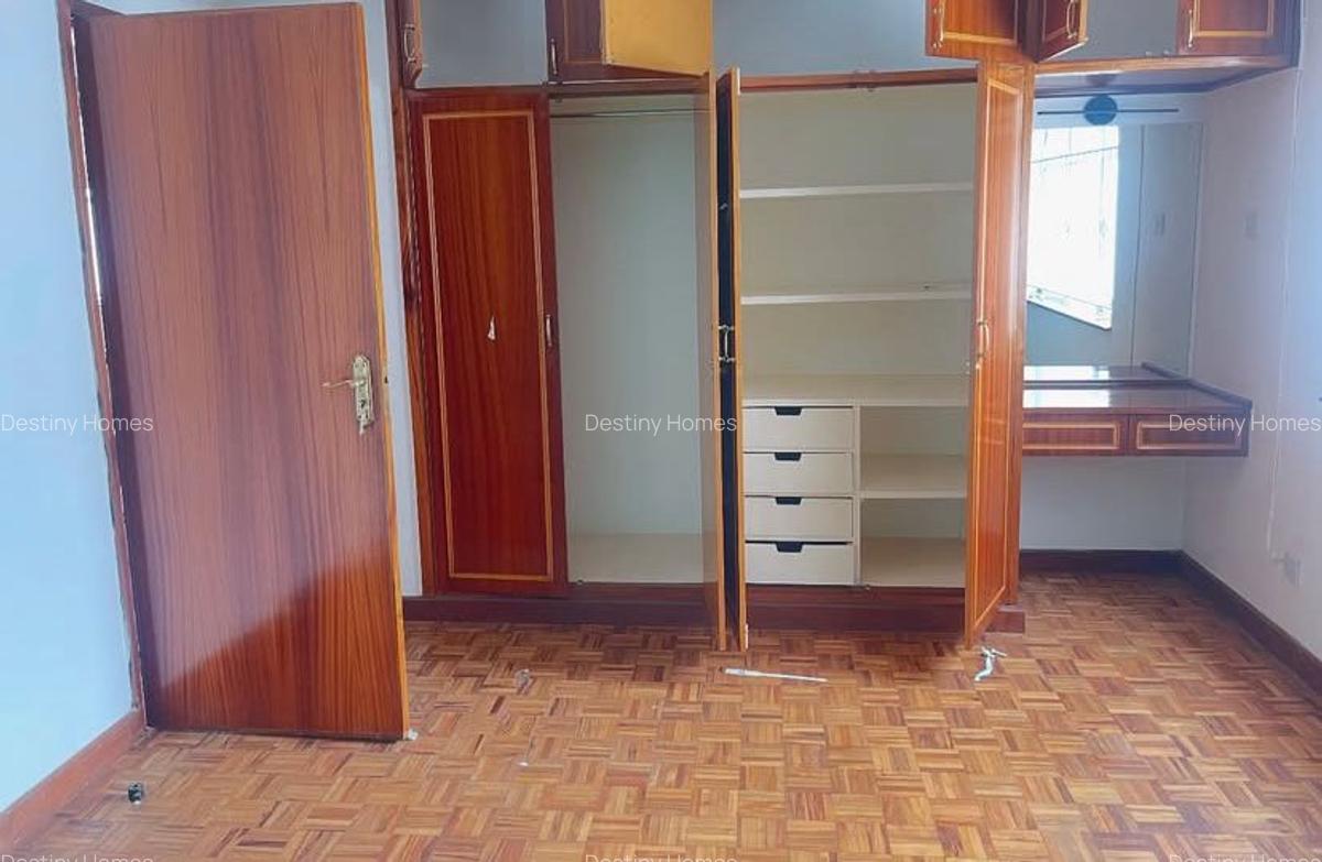 4 Bed Townhouse with En Suite in Lavington - 15