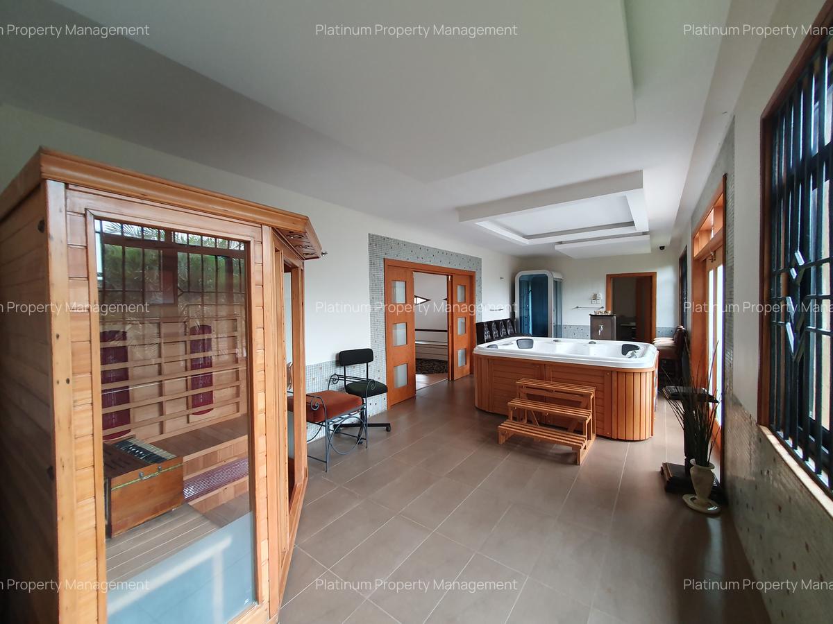 5 Bed Villa with En Suite in Kyuna - 16